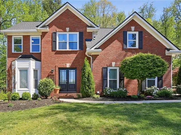 1655 River Oak Dr, Roswell, GA 30075