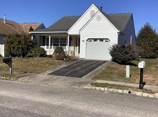 91 Canterbury Ln, Toms River, NJ 08757