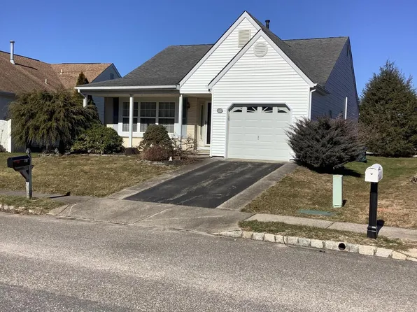 91 Canterbury Lane, Toms River, NJ 08757