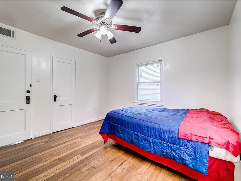 2425 Fort Dr — Photo 13
