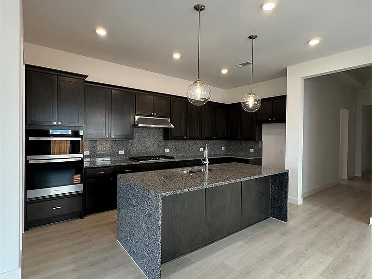 7129 Carriage Light Dr — Photo 22