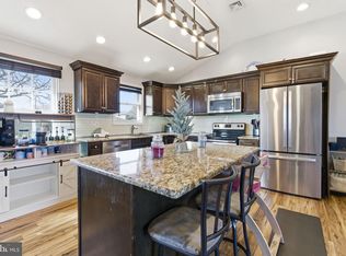 62 Old Brook Rd, Levittown, PA 19057