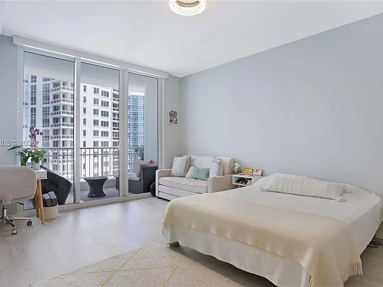 801 Brickell Key Blvd #2210 — Photo 12