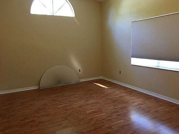 4th image of 6441 NW 39th Ter