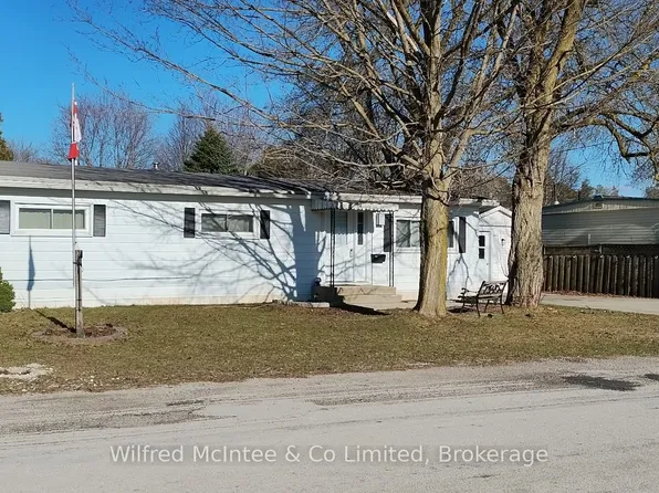 20 Cardinal St, Brockton, ON N0G 2V0