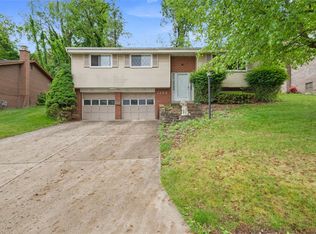 1395 Great Oak Dr, Pittsburgh, PA