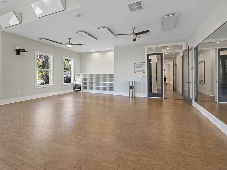 4251 S Rhett Ave — Photo 22
