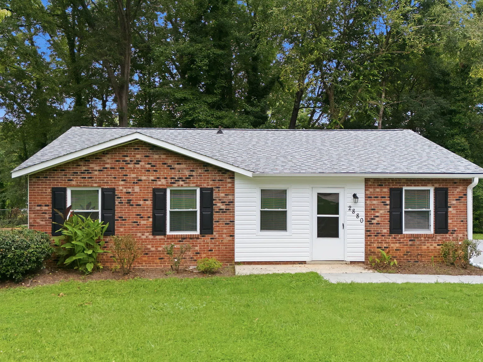 2880 Mayan Ct — Photo 2