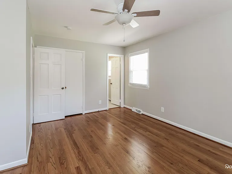906 Meade Dr — Photo 11