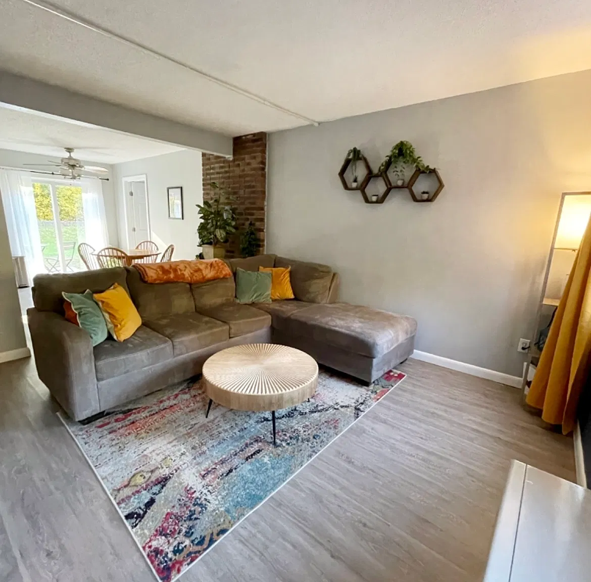 2 bed, 1.5 bath, 1008 sqft, $2,600 — Photo 2