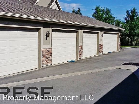 3rd image of 108 S Tamarak Cir