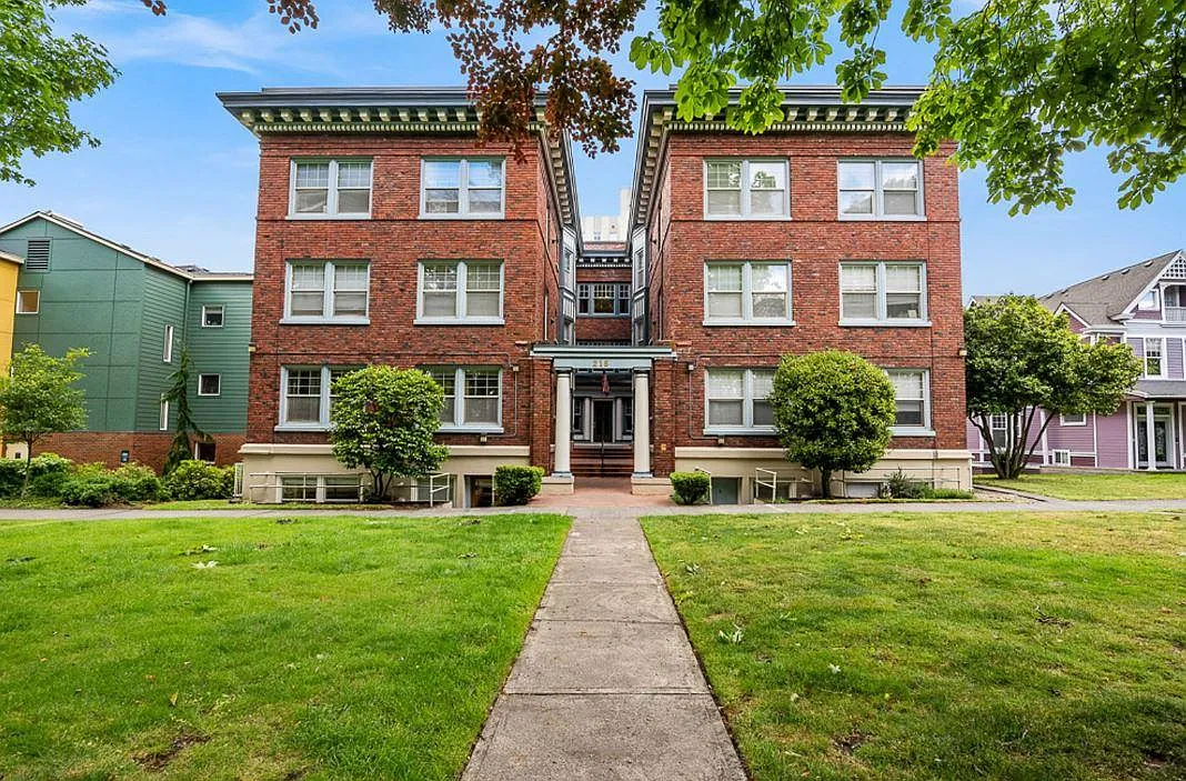 Parkside — Photo 1