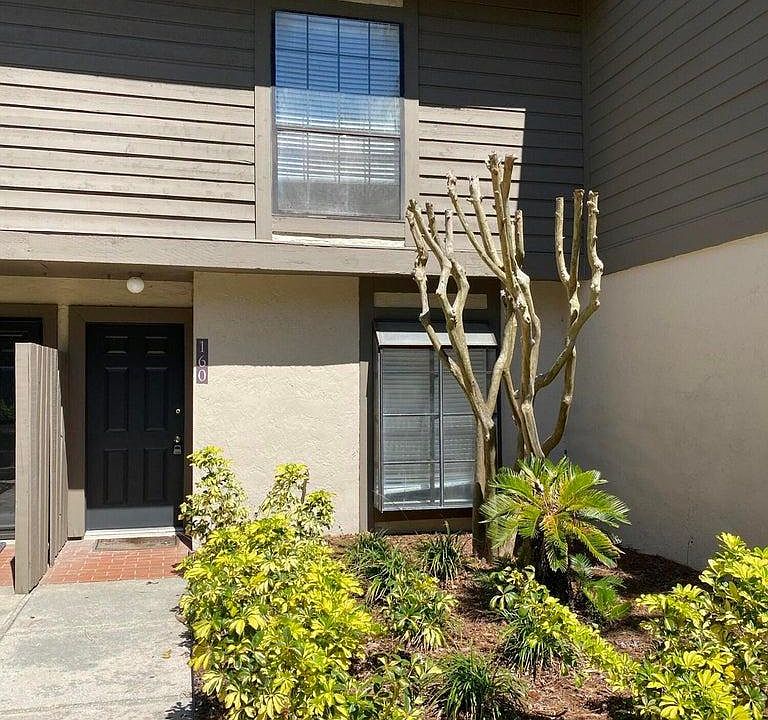 1st image of 160 Cranes Lake Dr