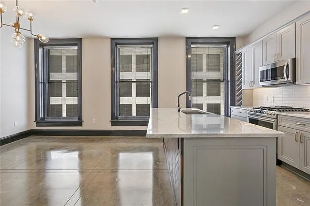 419 Carondelet St #401 — Photo 7