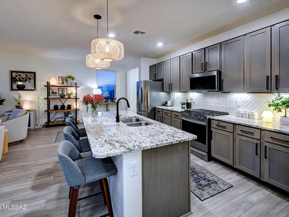 2226 W Desert Topaz Way, Tucson, AZ 85742