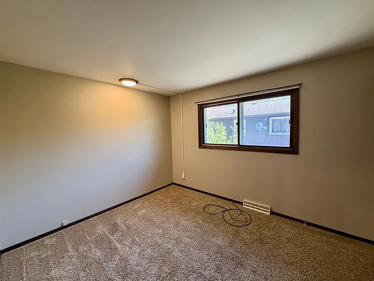 1401 Elizabeth St — Photo 12
