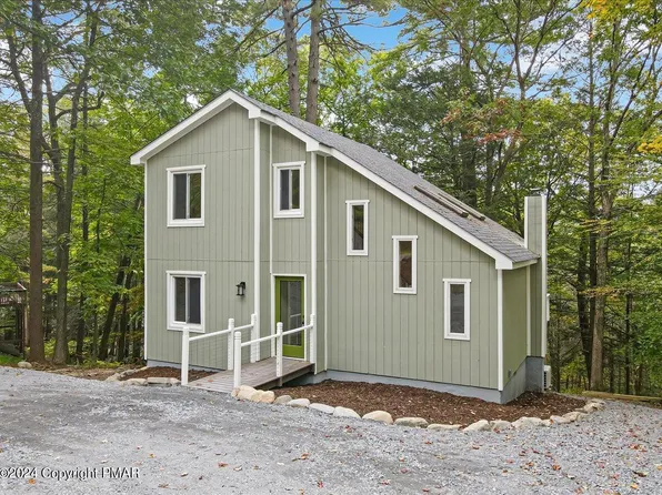 159 Manchester Dr, Bushkill, PA 18324