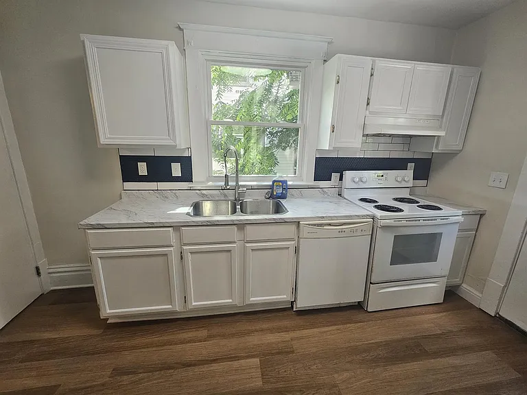 1116 Hickory St — Photo 17