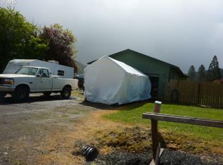 1392 Airway Ave, Sutherlin, OR 97479