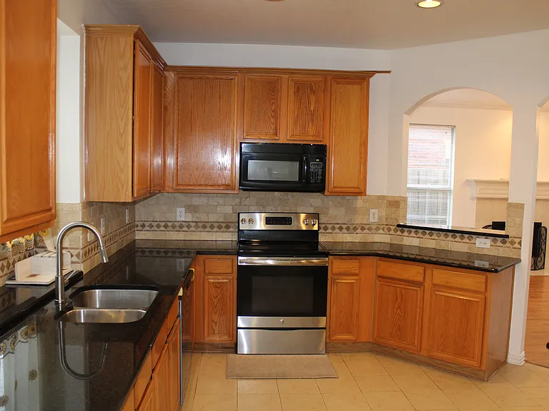 5017 Remington Dr — Photo 28