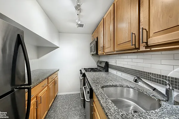 Rented by Brown Harris Stevens | media 10