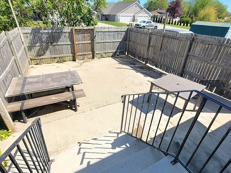 710 Maplewood Rd #1 — Photo 17