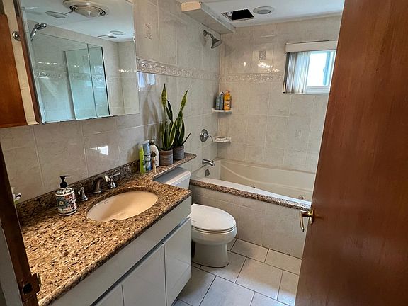 2nd image of 21 McKinley Ave Floor 1