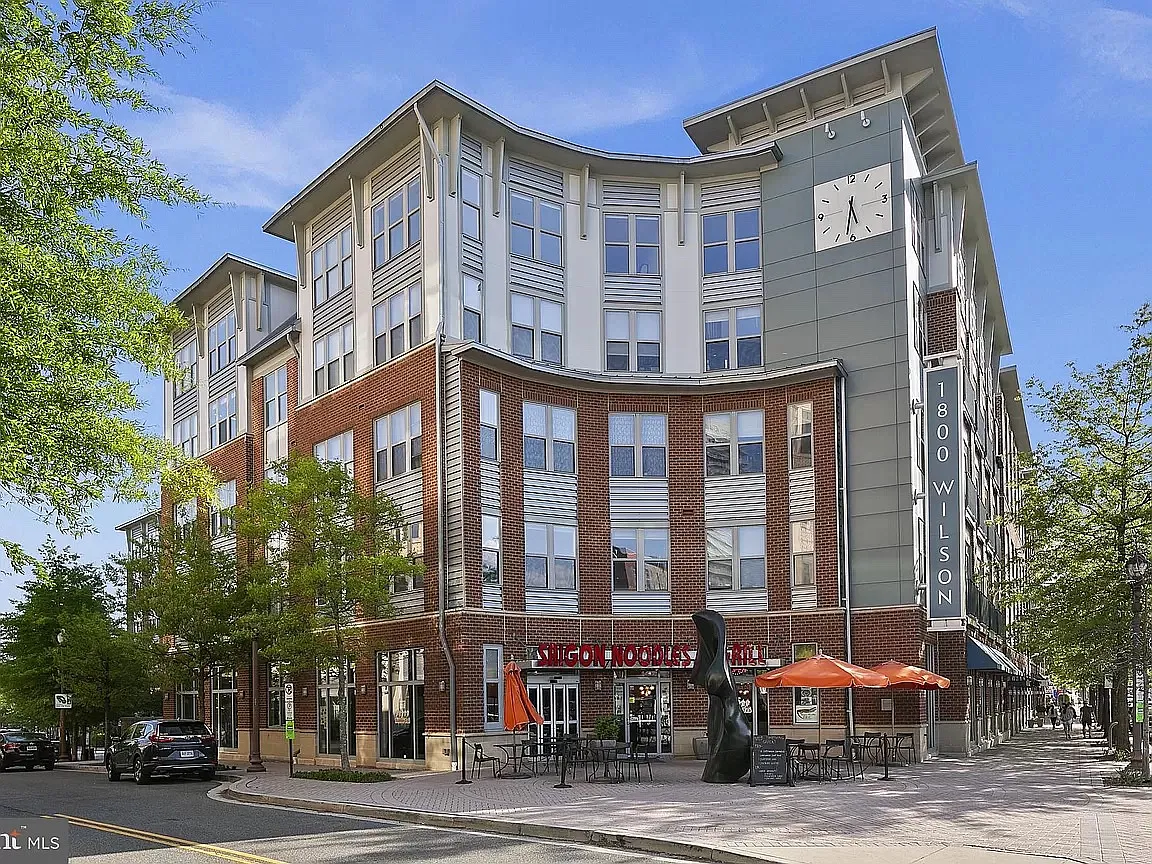 1800 Wilson Blvd — Photo 3