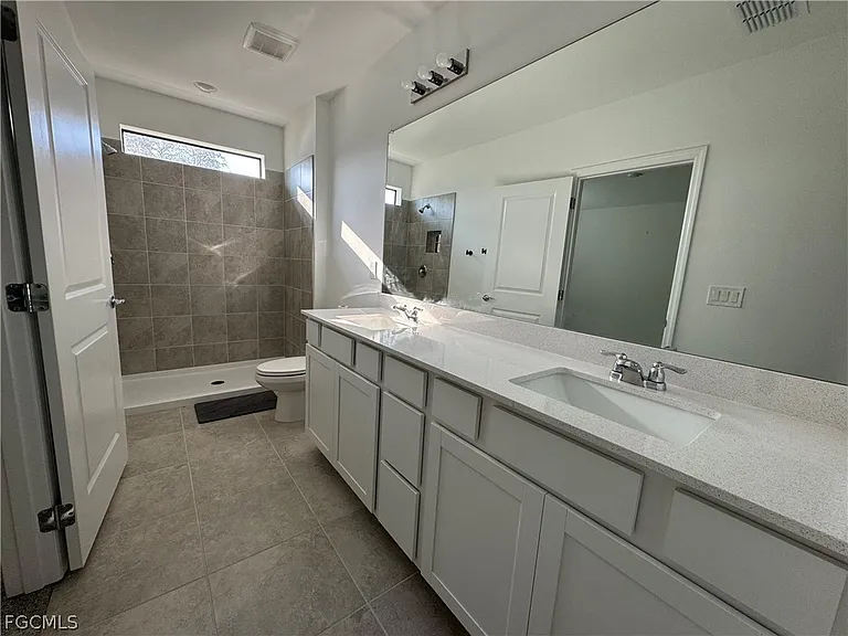 1024 Caloosa Breeze Dr — Photo 9