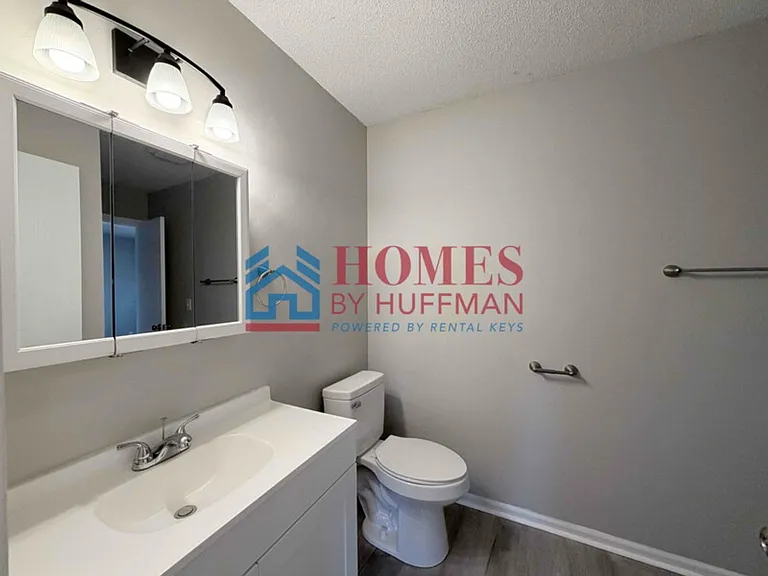 827 Judson St — Photo 15