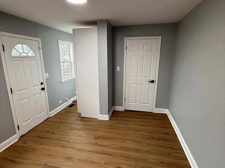 7533 S Michigan Ave — Photo 19