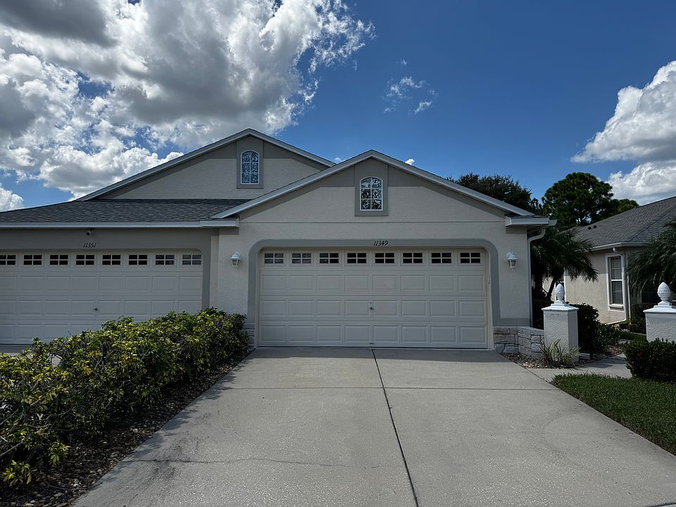 This is the front of the villa home and entrance is on the side.