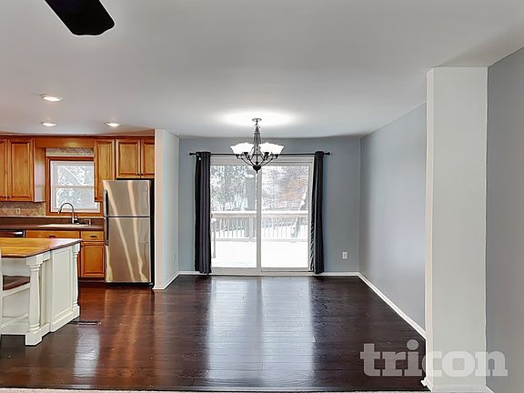 3rd image of 412 Harold Dr