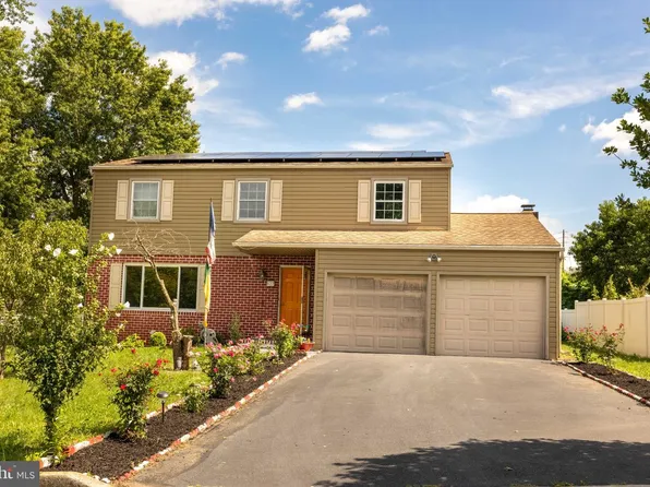 527 Springhouse Ct, Harrisburg, PA 17111