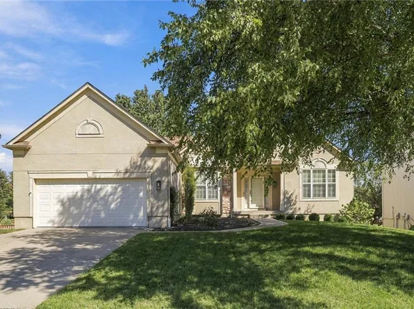 15593 S Blackfoot St, Olathe, KS 66062