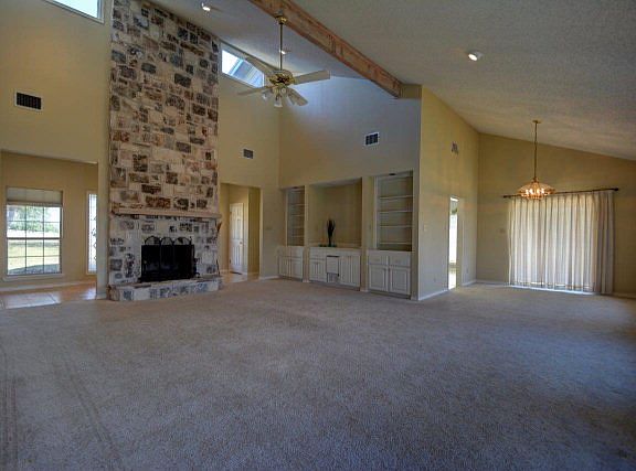 2nd image of 103 Crockett Dr