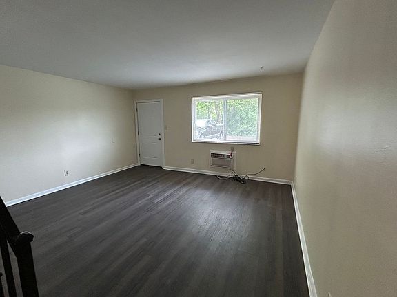 3rd image of 2417 Compton Rd APT 9