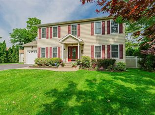 117 Gillette Ave, Patchogue, NY 11772