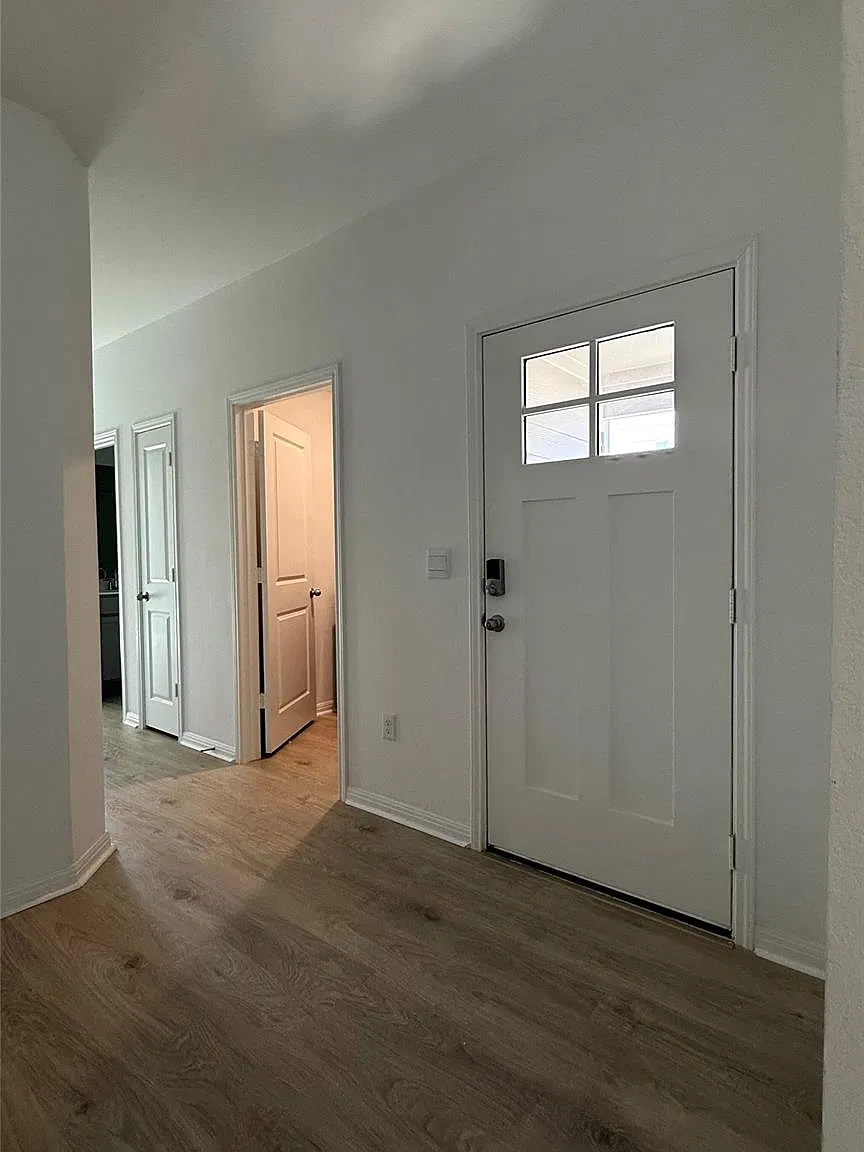 4 bed, 2.0 bath, 1615 sqft, $2,100 — Photo 4