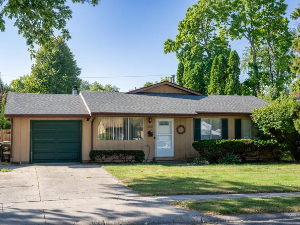 1207 W Tremont St, Urbana, IL 61801