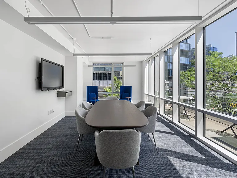 Watermark Seaport — Photo 27