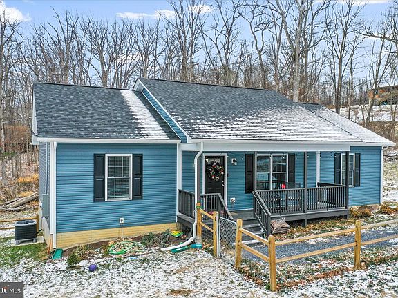 3rd image of 38 Old Oak Ln