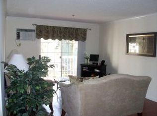 490 N River Rd #19, Manchester, NH 03104