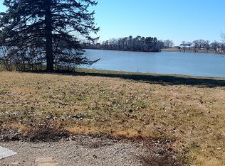 2750 E Lake Paradise Rd, Mattoon, IL 61938