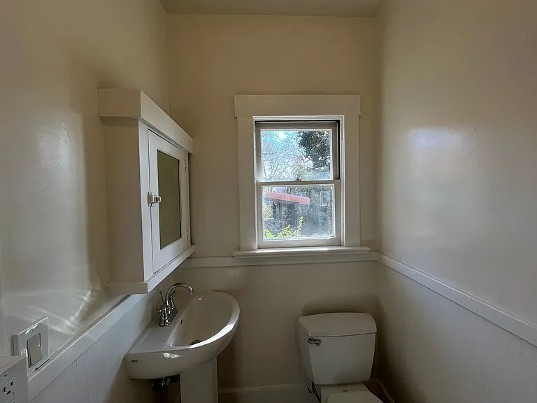 1535 Park St — Photo 16