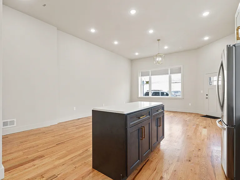 150 W Side Ave #1 — Photo 6