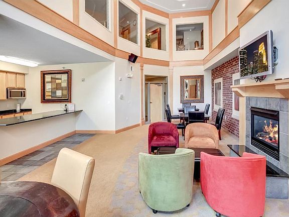 4th image of 2407 39th Ave NE Unit 410