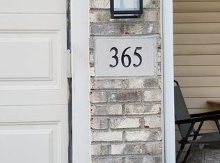 365 Meadow Ash Dr, Lewis Center, OH 43035
