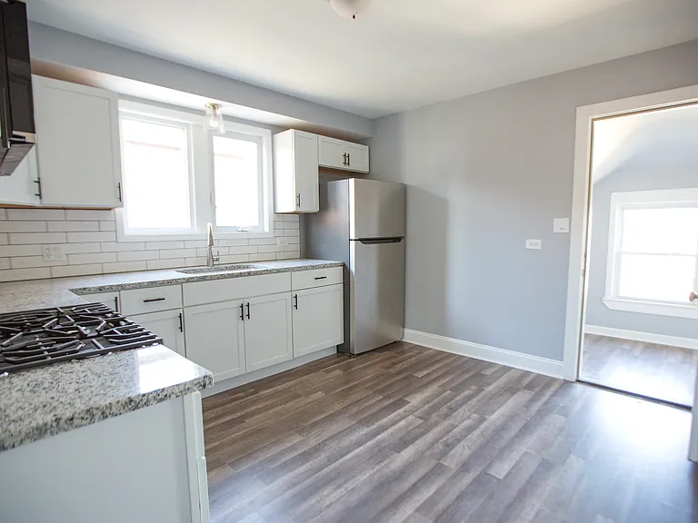 2533 Ridgeland Ave #2 — Photo 2