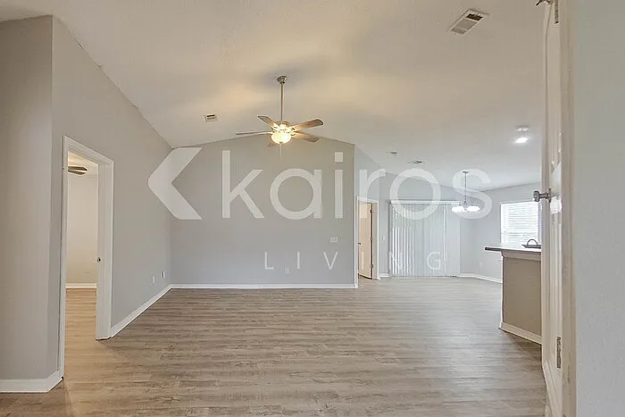 3 bed, 2.0 bath, 1322 sqft, $1,875 — Photo 3